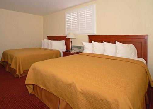 Days Inn & Suites By Wyndham Хикъри Екстериор снимка